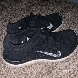 Women’s Nike free run shoes